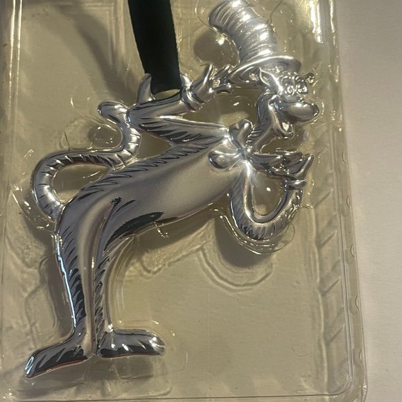 The Cat in the Hat Silver Plated Classic Ornament. - Picture 2 of 6